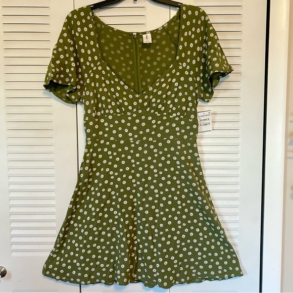 Abound Vintage Olive Daisy Dress - Picture 3 of 6